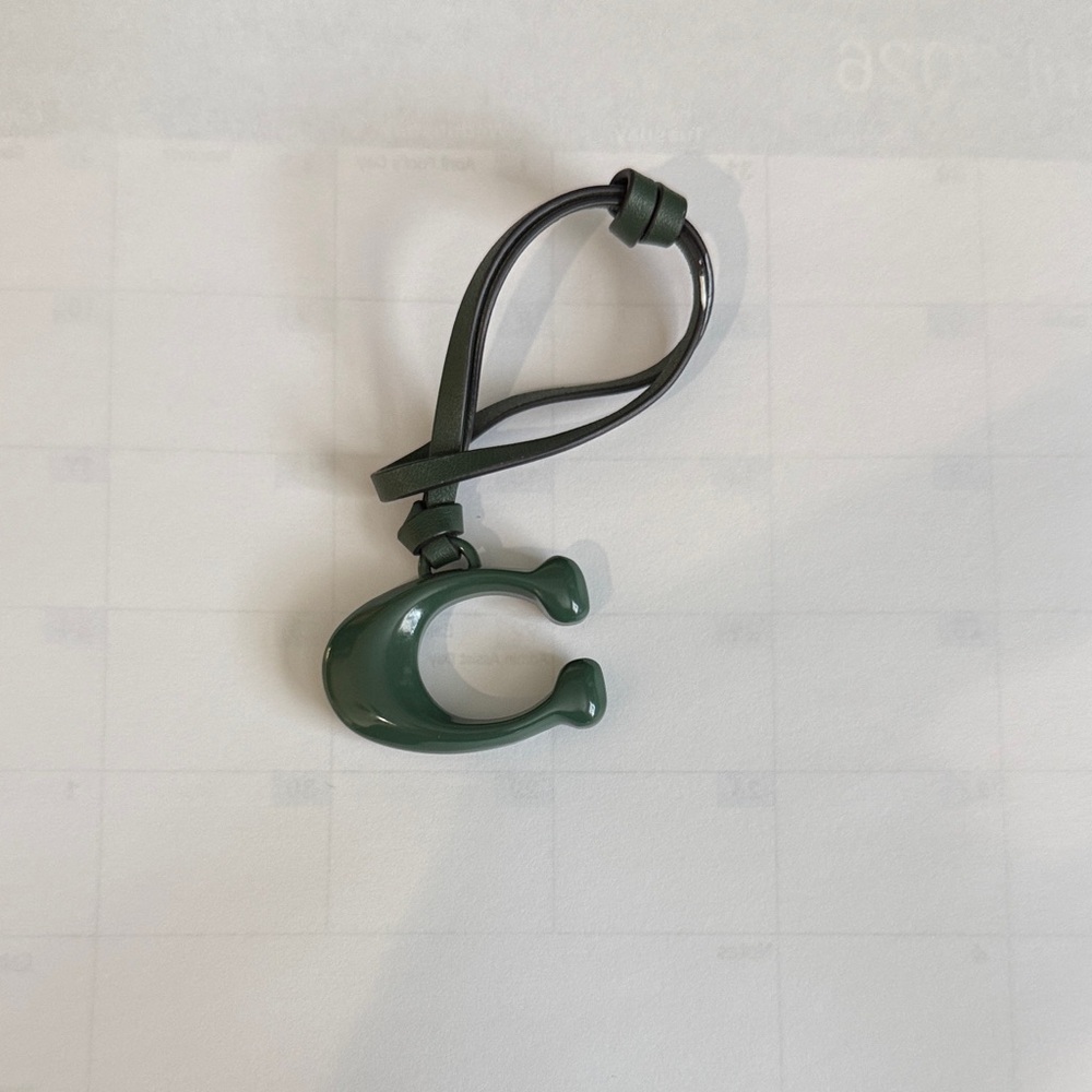 NWT Coach Loop Signature C Bag Charm CX170 Painted Metal & Leather Hunter Green